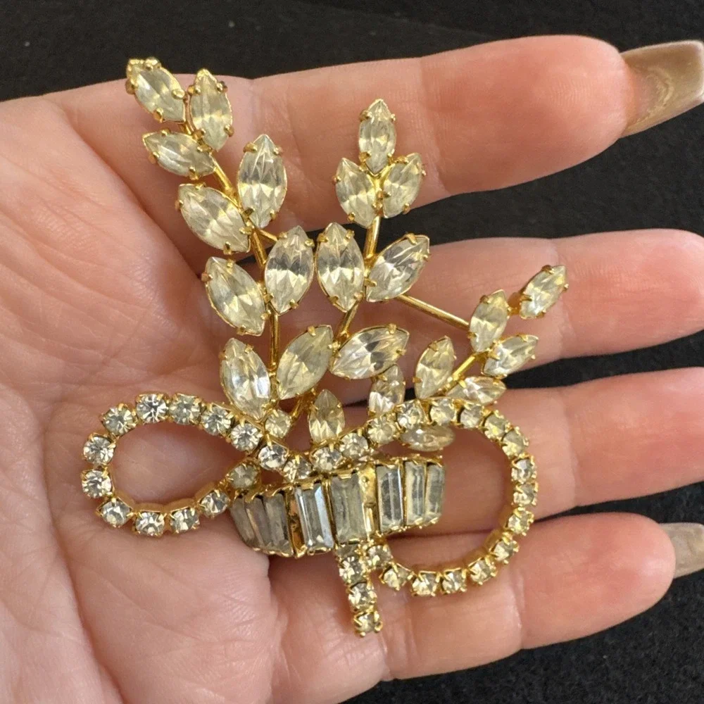 Marie Ferra Vintage Rare Large Flower Branch Brooch Gold Tone Rhinestones EUC